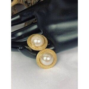 𝅺VINTAGE MARVELLA Faux Pearl Gold-Tone Earrings